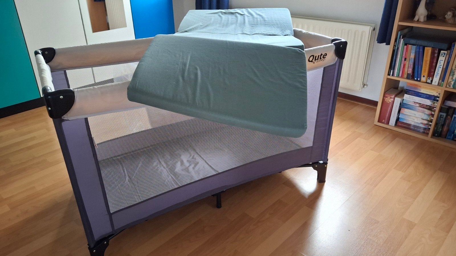 Opvouwbaar kampeerbedje met matras - weinig gebruikt, Ophalen, Gebruikt, Reisbedje