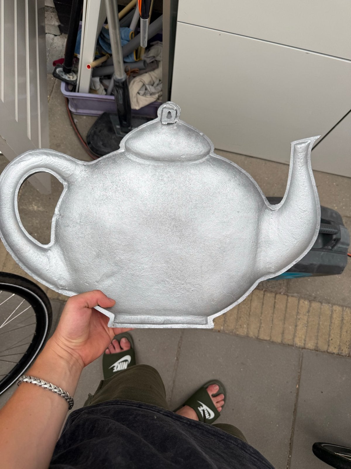 Decoratieve aluminium theepot - Uniek en stijlvol, Ophalen, Zo goed als nieuw, Zilver, Metaal