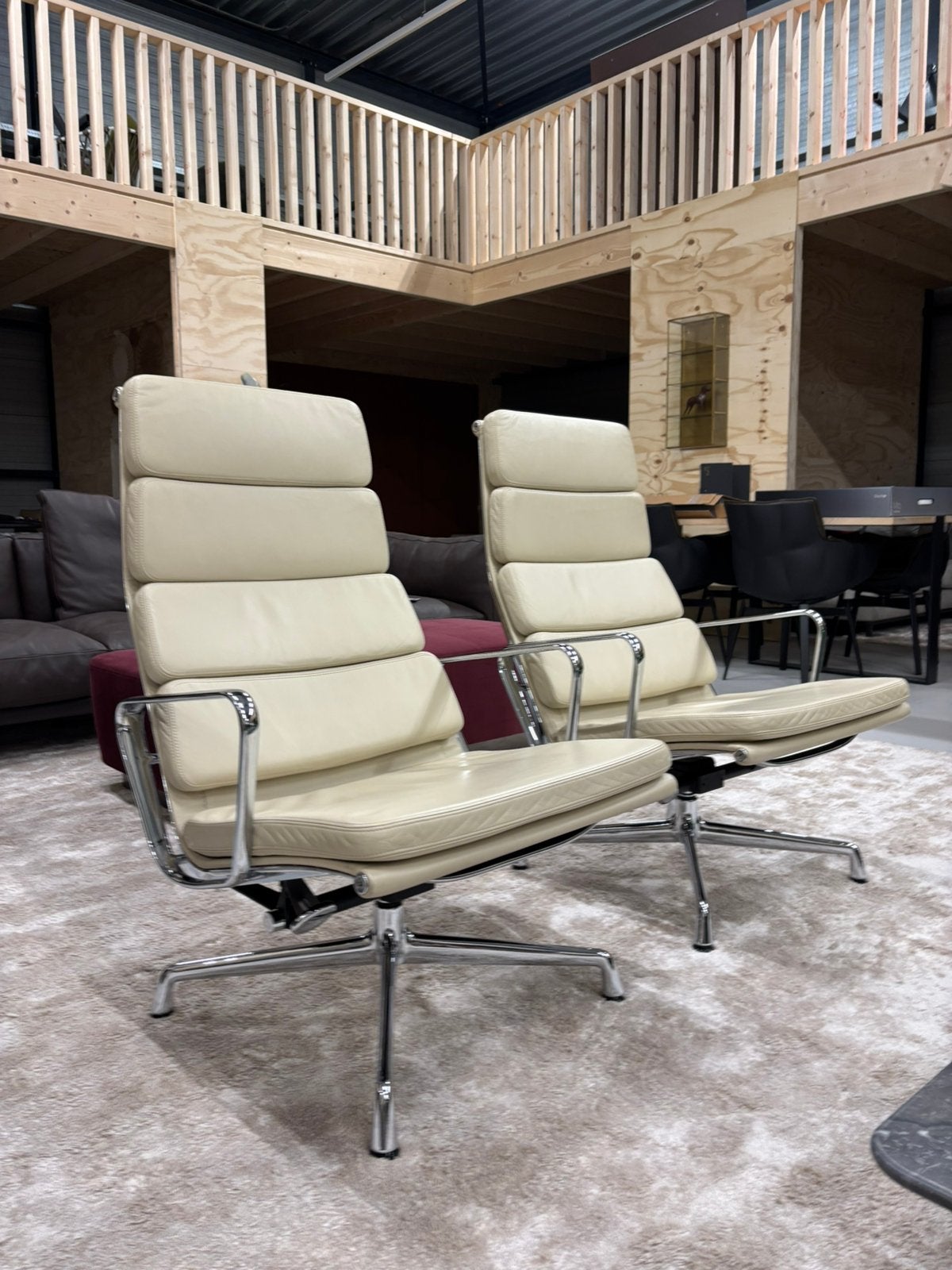 Vitra Eames Lounge Chair EA 222 premium leder Clay NP €6.000, Vitra, Info@micheldethouars.nl, 9723 CA, 75 tot 100 cm