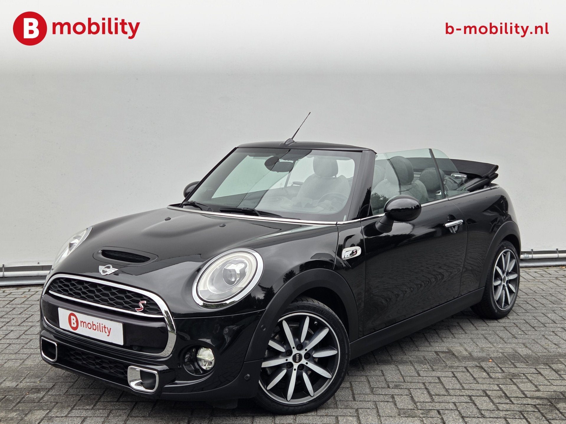 MINI Cabrio 2.0 Cooper S Chili Serious Business Head-Up Harm, 1998 cc, Gebruikt, Cabriolet, 4 stoelen