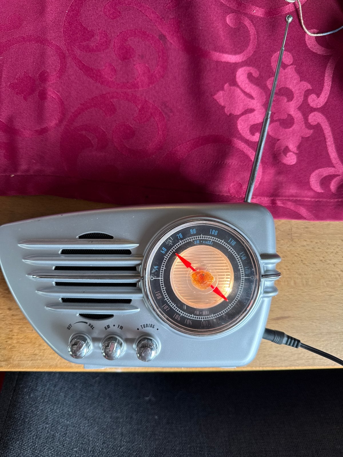 Streamliner AM/FM Radio - Zilverkleurig Retro Design, Ophalen of Verzenden, Zo goed als nieuw, Radio