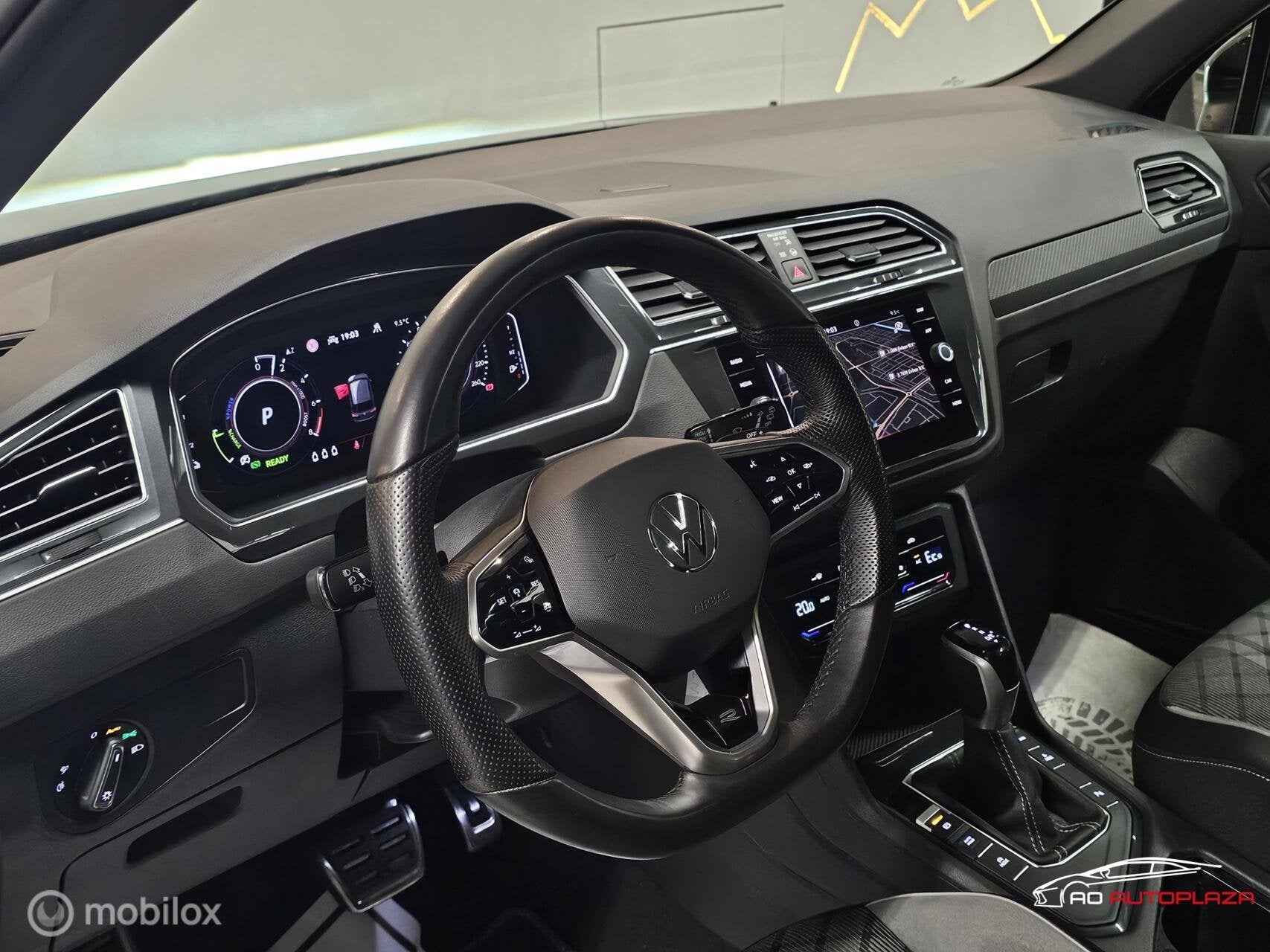 Volkswagen Tiguan 1.4 TSI eHybrid 3x R-Line Panorama/Black s, Auto's, 1716 kg, 4 cilinders, Alcantara, Zwart