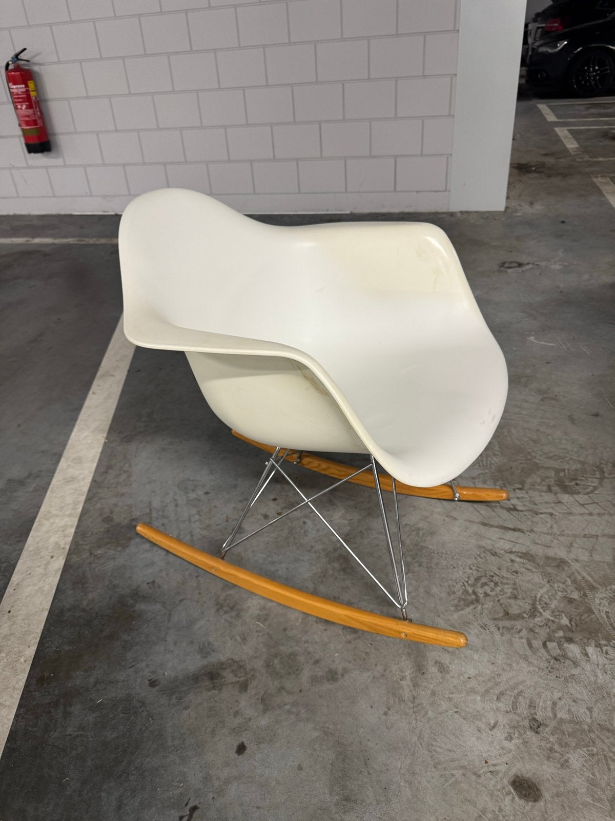 MOET WEG!! Witte schommelstoel, ophalen in Den Haag, Ophalen, Kunststof, Gebruikt, Wit