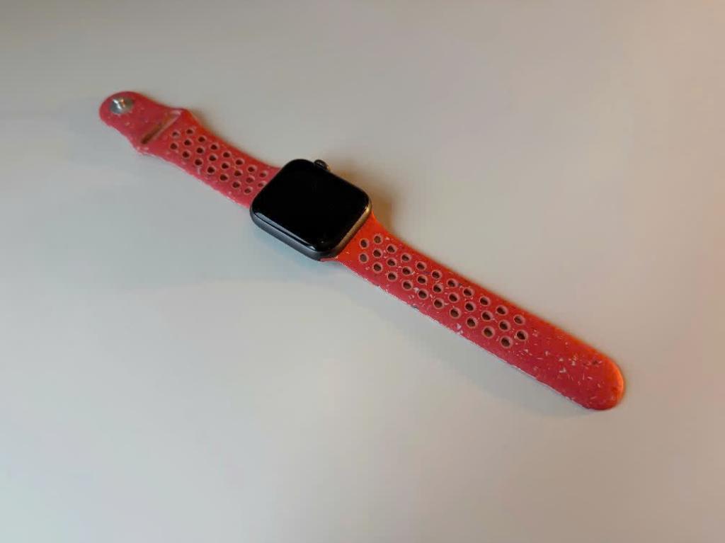 Apple Watch Series 4 (GPS, 40mm, Nike), Ophalen of Verzenden, GPS, Zwart, IOS