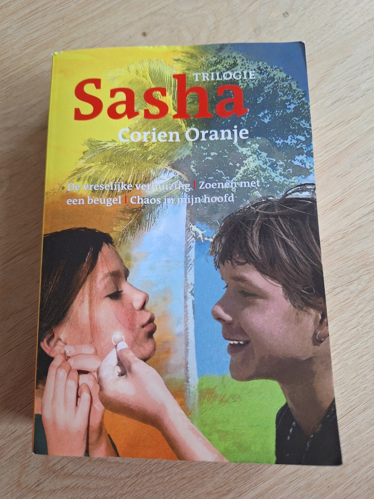 Corien Oranje - Sasha trilogie + Marathon, Ophalen of Verzenden, Gelezen, Corien Oranje