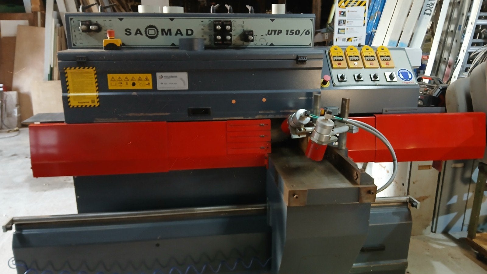 Saomad utp 150/6 pennenbank met beitels, Doe-het-zelf en Verbouw, Gereedschap | Overige machines, Ophalen
