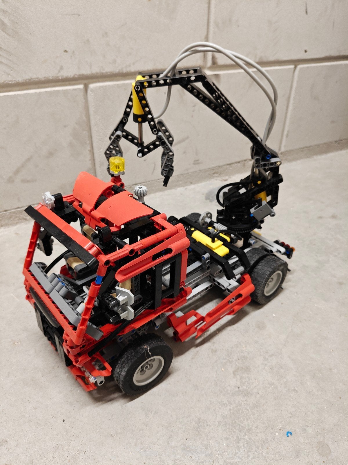 Lego Technic Vrachtwagen 8436 met Hydraulische Kraan, Kinderen en Baby's, Speelgoed | Duplo en Lego, Gebruikt, Lego, Ophalen of Verzenden