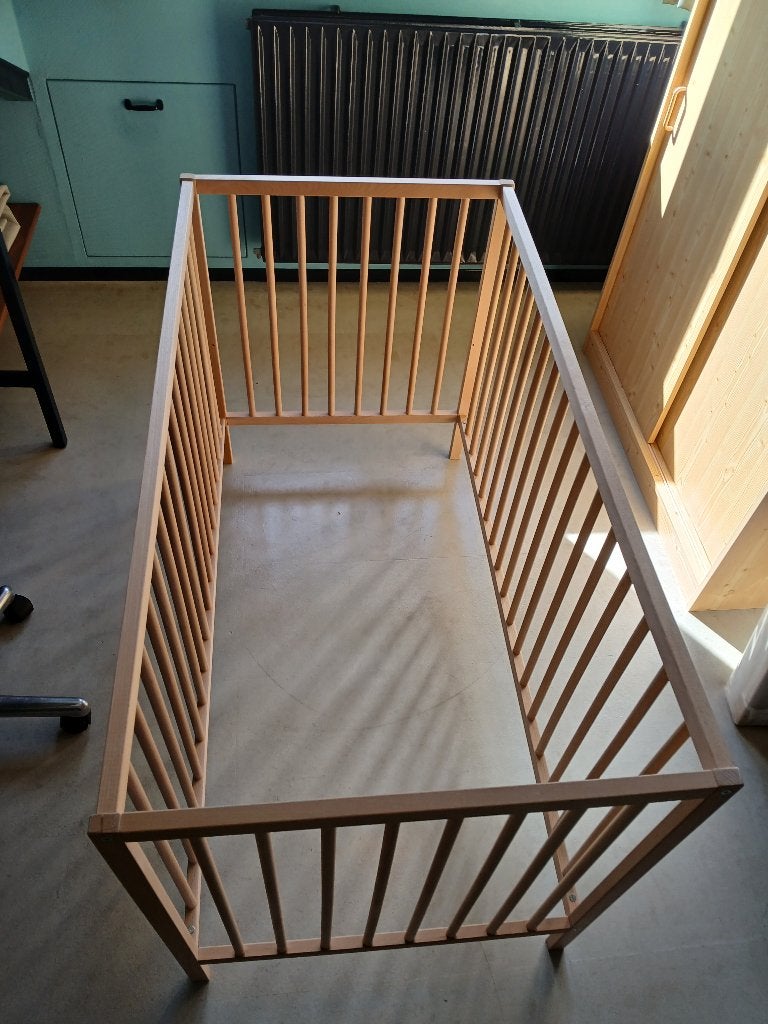 Babybedje, compleet met matras & beschermer, Dekentjes, enz., Ophalen, Zo goed als nieuw, Ledikant
