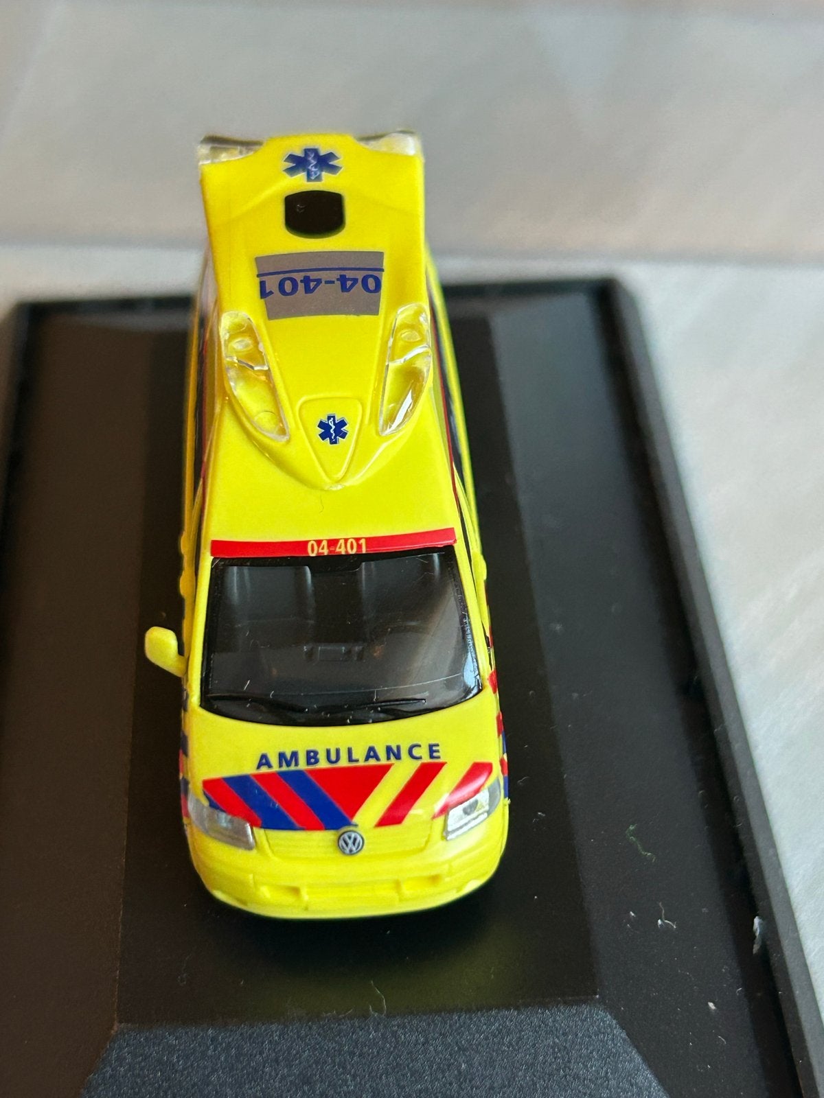 SIKU Volkswagen Ambulance 1:87 - Hulpdienst modelauto, Ophalen of Verzenden, Zo goed als nieuw, Bus of Vrachtwagen, SIKU