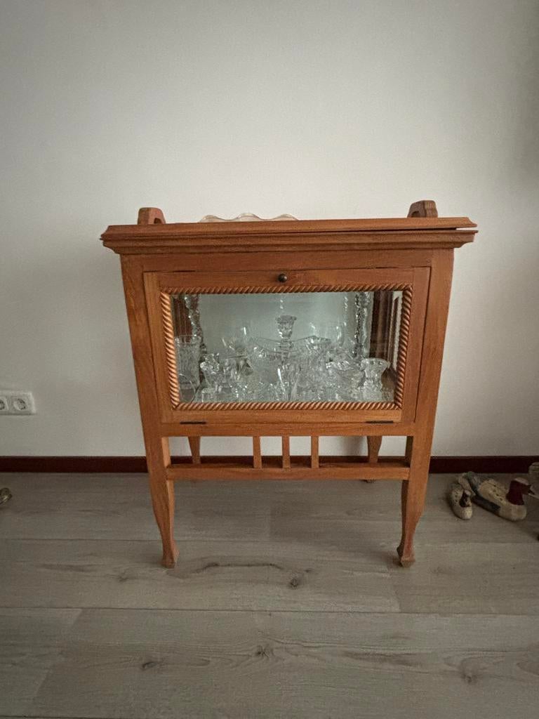 Antieke houten drankenkast met glaswerk, Antiek en Kunst, Ophalen