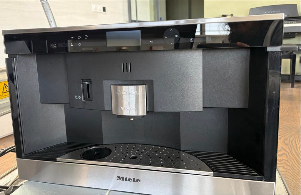 Miele CVA 6431 RVS inbouw koffiemachine - Defect F73, Koffiepads en cups, 10 kopjes of meer, Koffiemachine, Ophalen of Verzenden