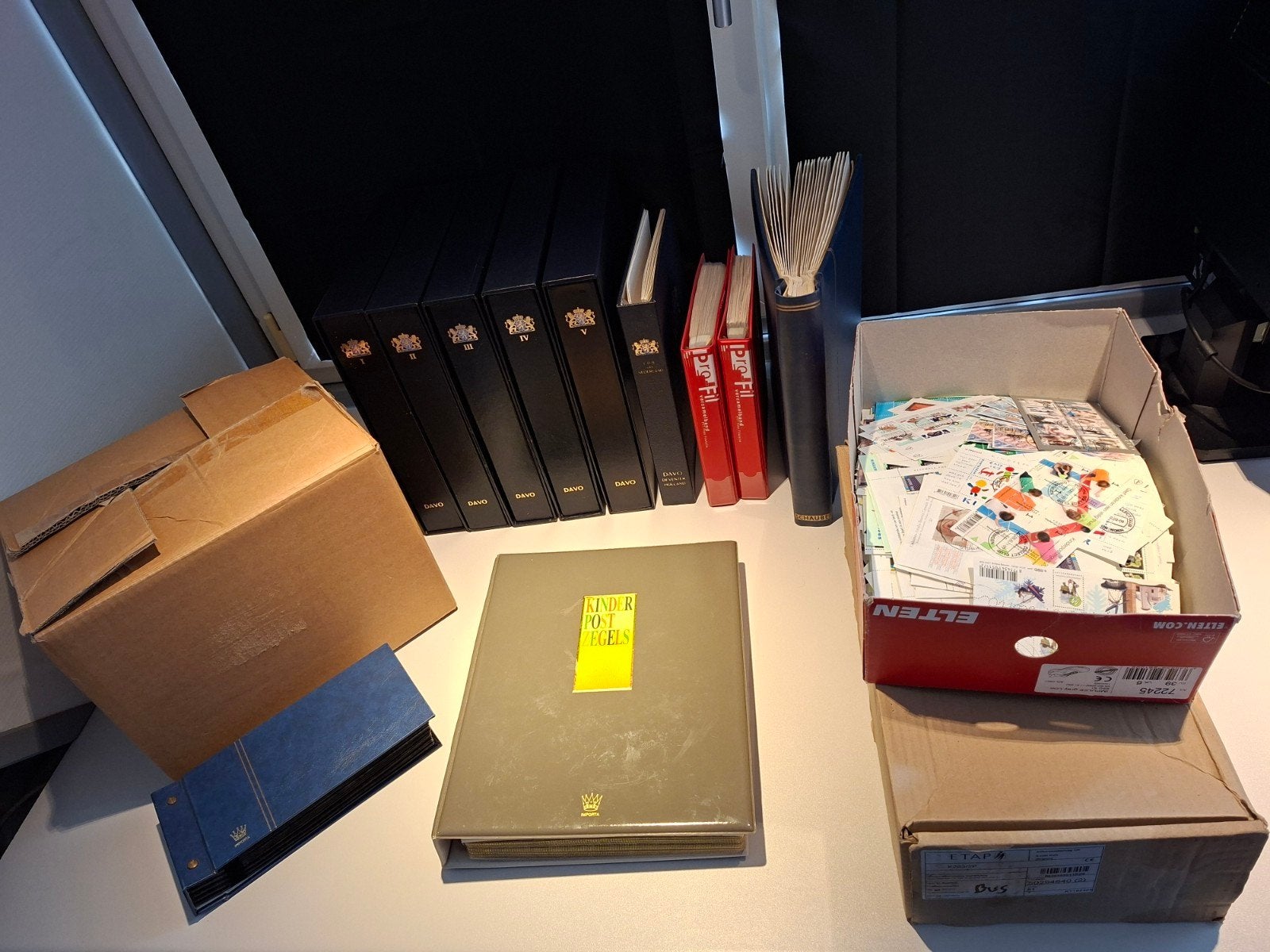 grote verzameling postzegels in 5 davo albums en veel meer, Ophalen of Verzenden, Nederland