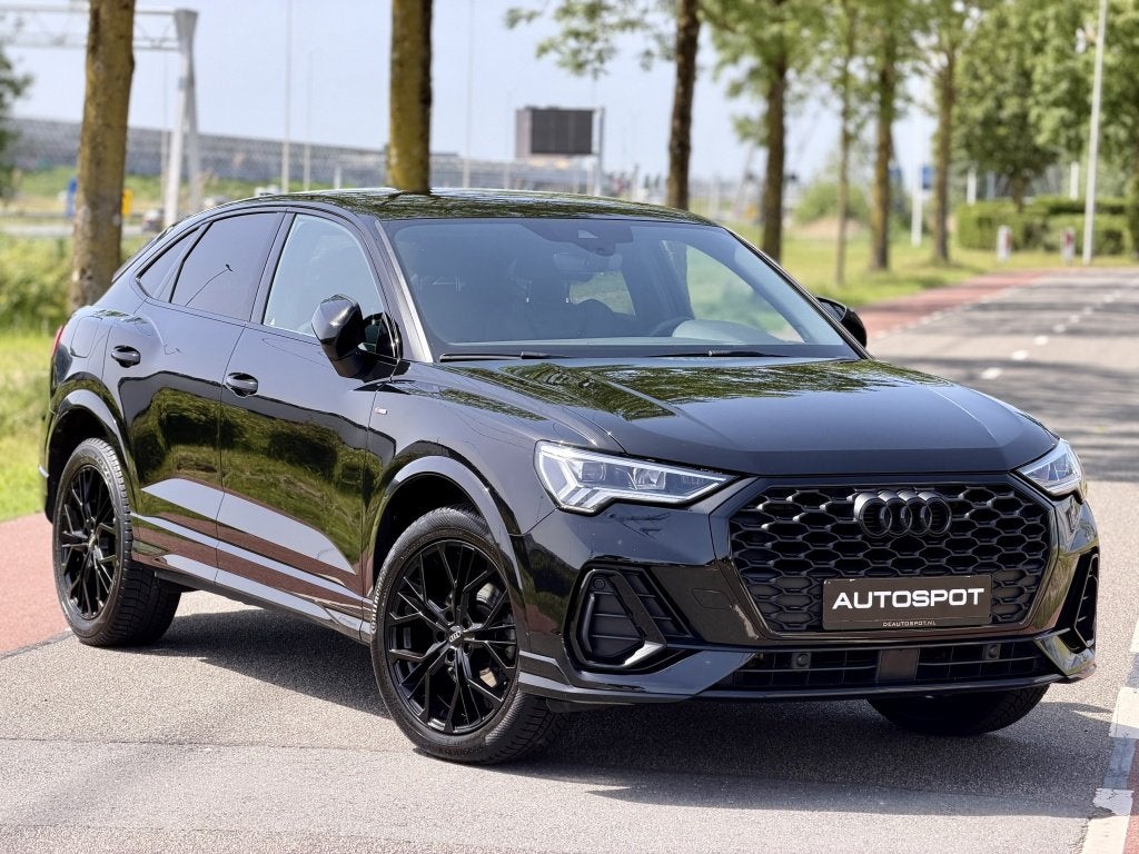 Audi Q3 Sportback 35 TFSI S-Line Black Ed. Navi Keyless Trek, 4 cilinders, 150 pk, 1505 kg, Leder en Stof