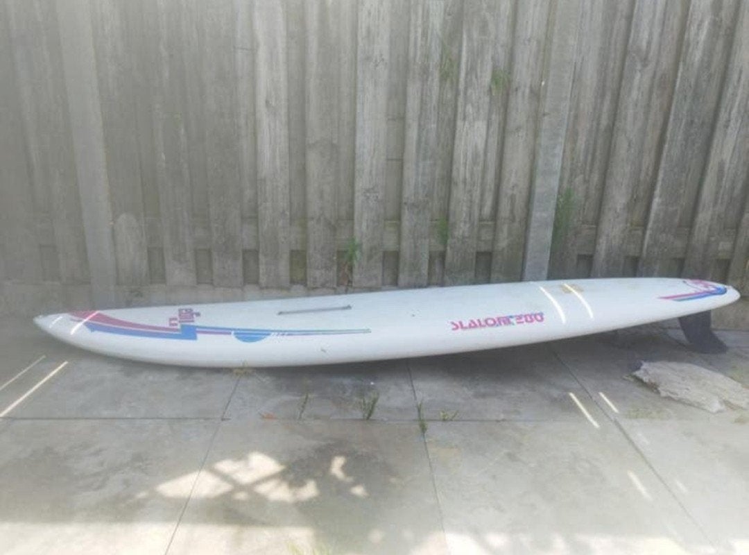 Tiiga Slalom 280 Windsurfplank, Watersport en Boten, Windsurfen, Ophalen, Gebruikt, 250 tot 300 cm, Plank