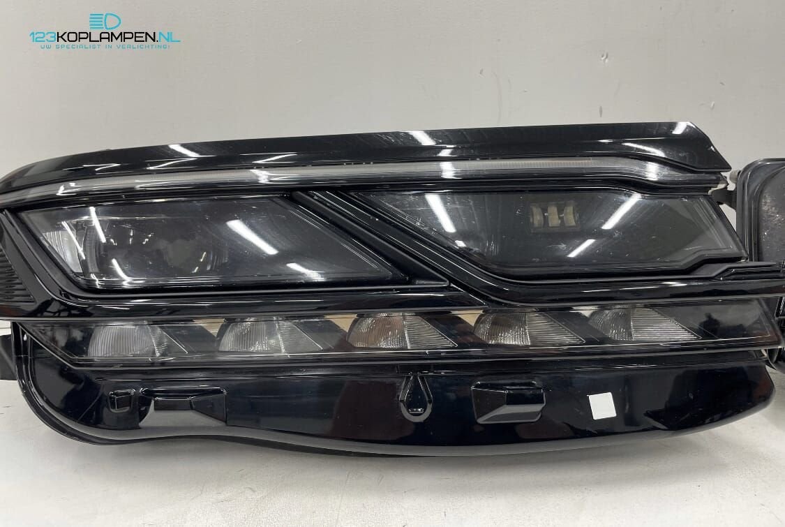 VW Volkswagen Touareg R Line koplamp links rechts, Ophalen, Gebruikt, -, Volkswagen