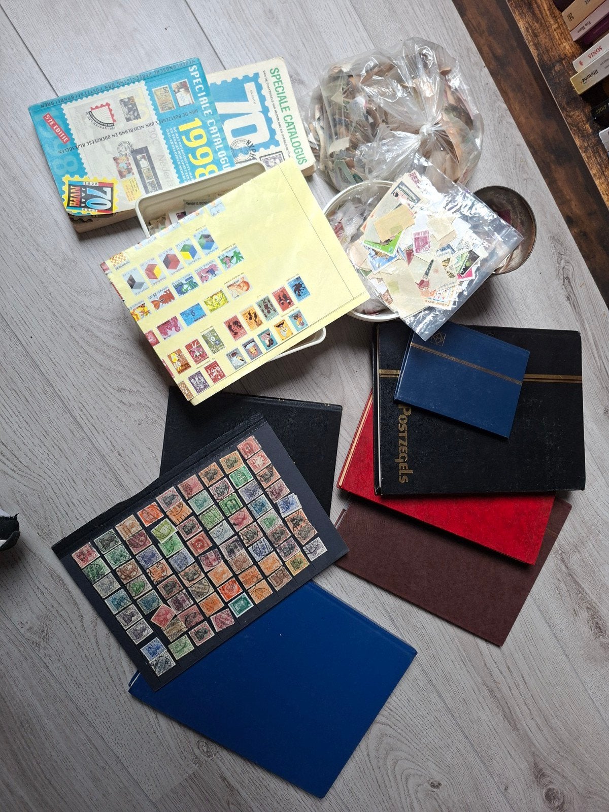 Grote verzameling postzegels in albums en los, Ophalen of Verzenden, Nederland en Buitenland