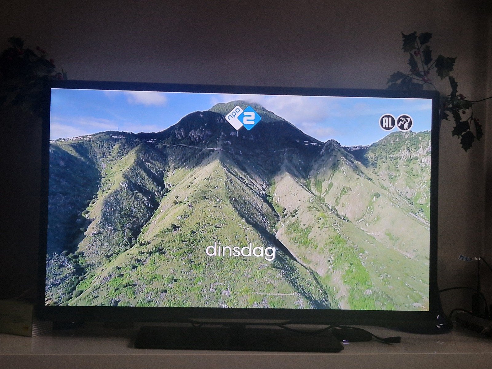 Tv Philips, Ophalen of Verzenden, 100 cm of meer, 50 Hz, Philips
