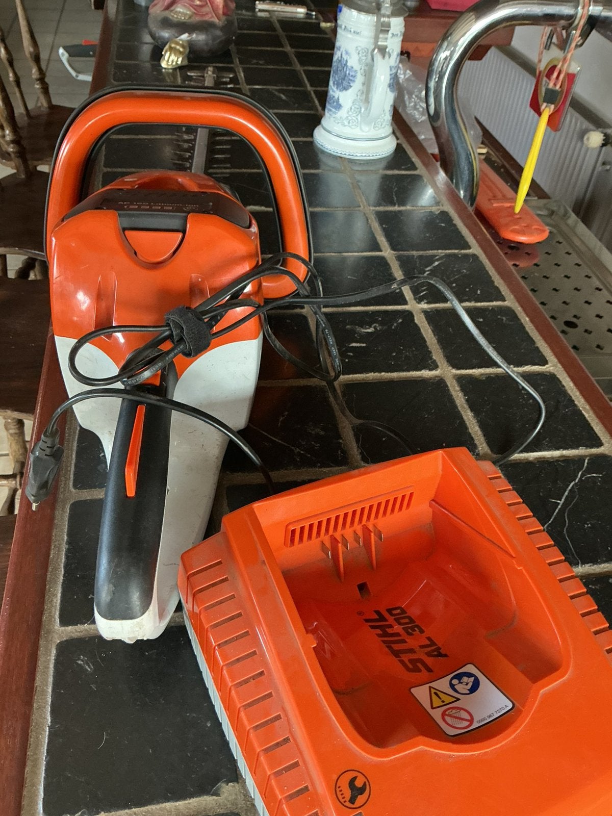 Stihl heggenschaar hsa 66, Ophalen of Verzenden, Zo goed als nieuw