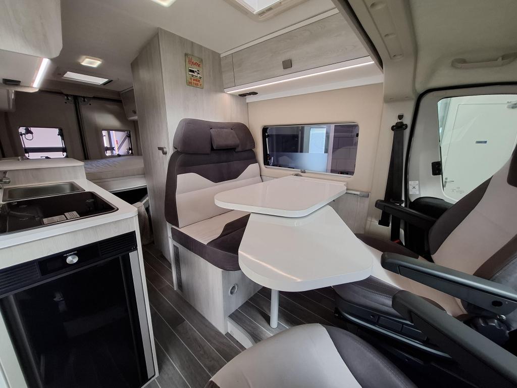 2022 Roller Livingstone 600 140PK Dwarsbed Hordeur 45030 Km, Buscamper of Camperbus, Ringverwarming, Koelkast, Bedrijf