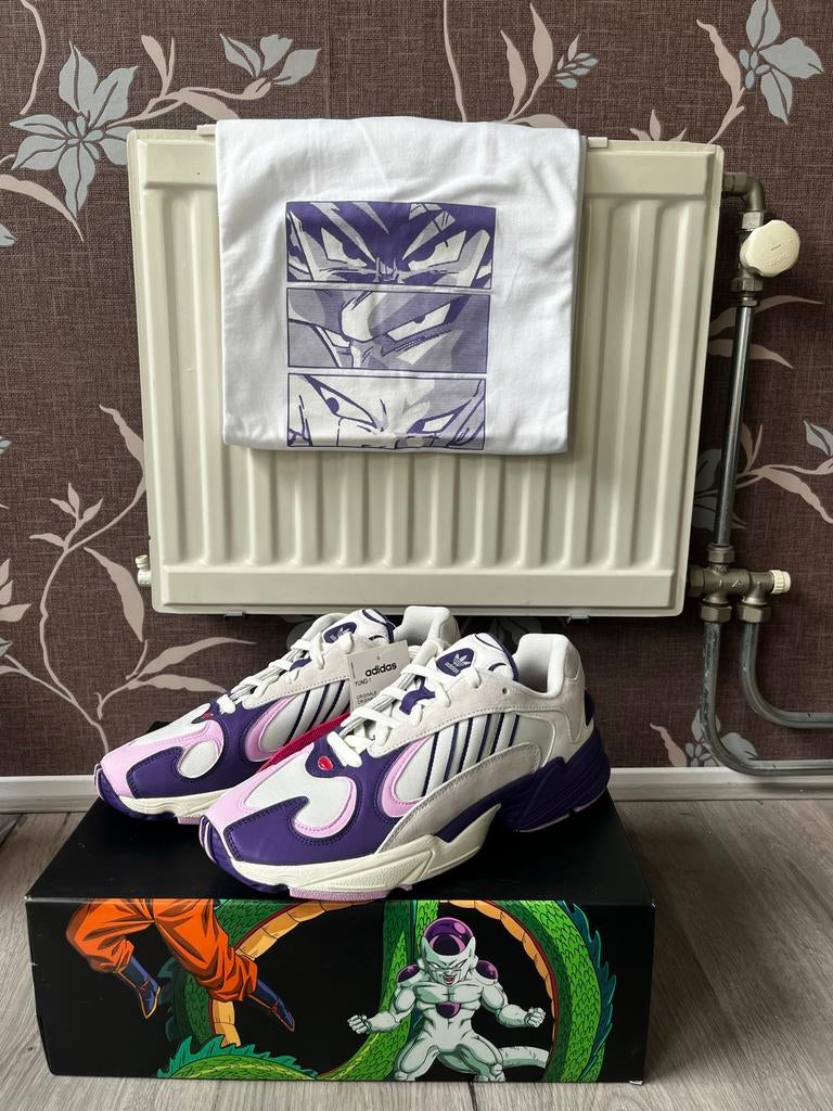 Adidas x Dragonball Z Yung 1 Frieza - Maat 42,5, Kleding | Heren, Schoenen, Ophalen, Nieuw, Overige kleuren, Sneakers of Gympen