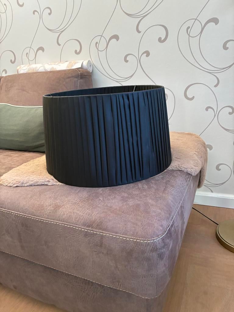 Zwarte geplooide lampenkap - Elegant en tijdloos, Huis en Inrichting, 25 tot 50 cm, Zwart, Rond, Ophalen of Verzenden