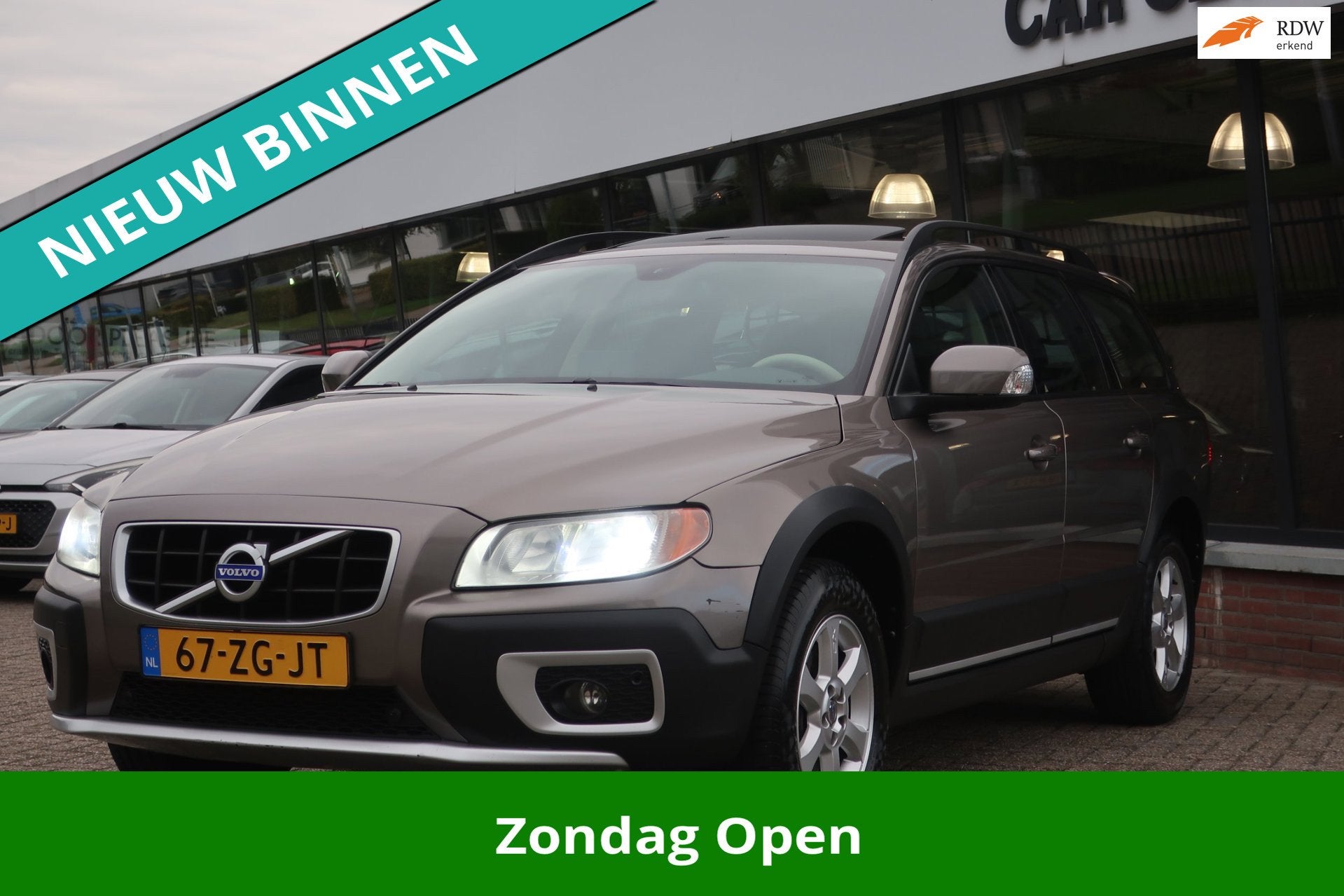 Volvo XC70 3.2 Momentum 2e EIG_NAVI_KEYLESS_PANO_PDC V+A_NAP, Auto's, Automaat, XC70, Vierwielaandrijving, 1778 kg