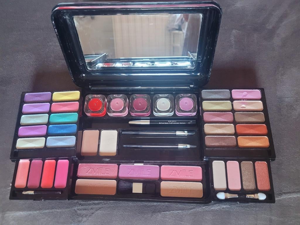 Zmile Cosmetics make-up set, Overige kleuren, Gehele gezicht, Nieuw, Ophalen of Verzenden