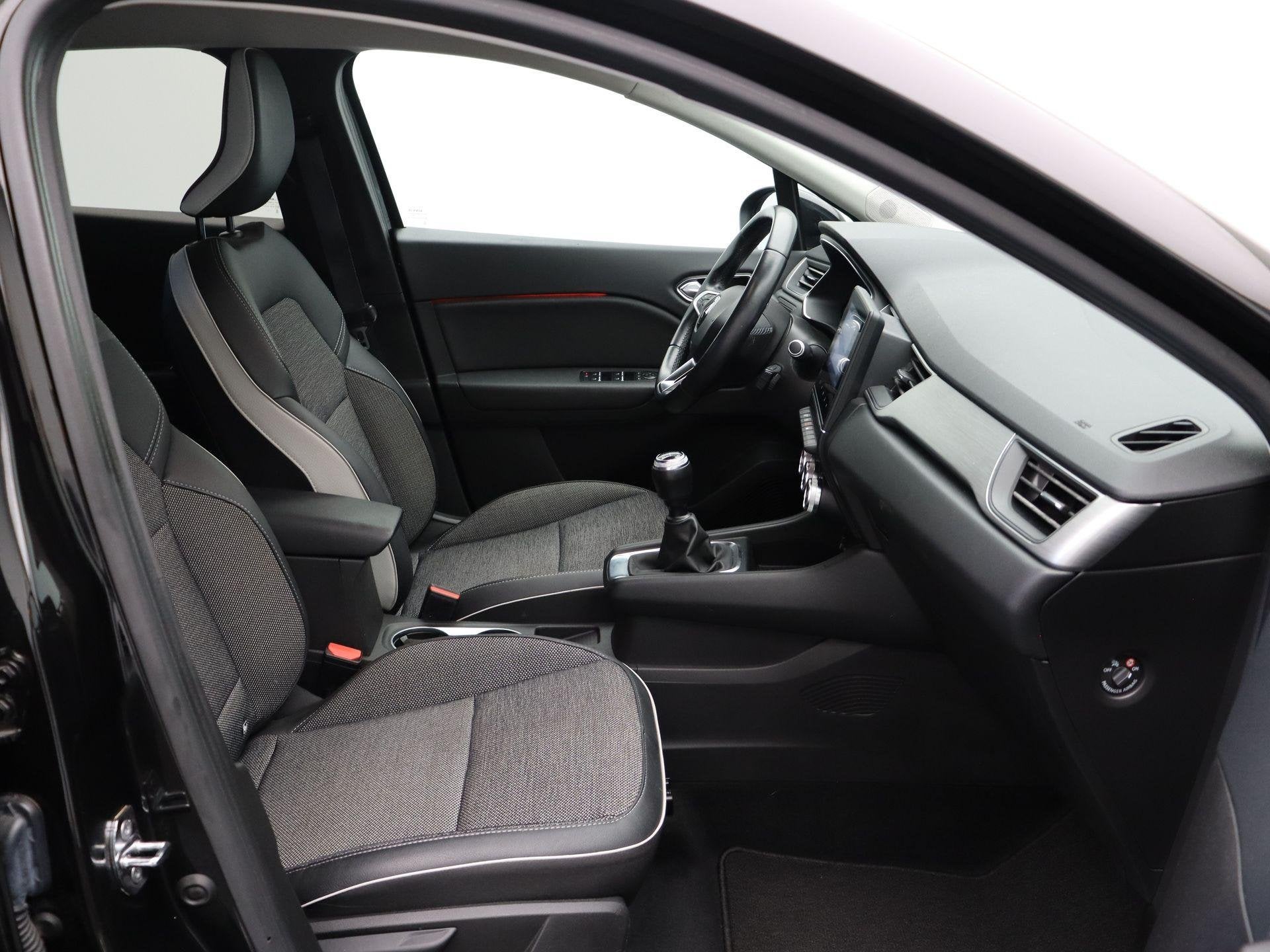 Foto 14 van Renault Captur TCe 100pk Intens | Climate Control | Bose aud