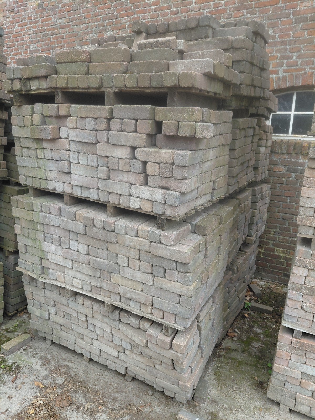 Gebruikte betonwaaltjes op pallets, Ophalen, Gebruikt, Beton