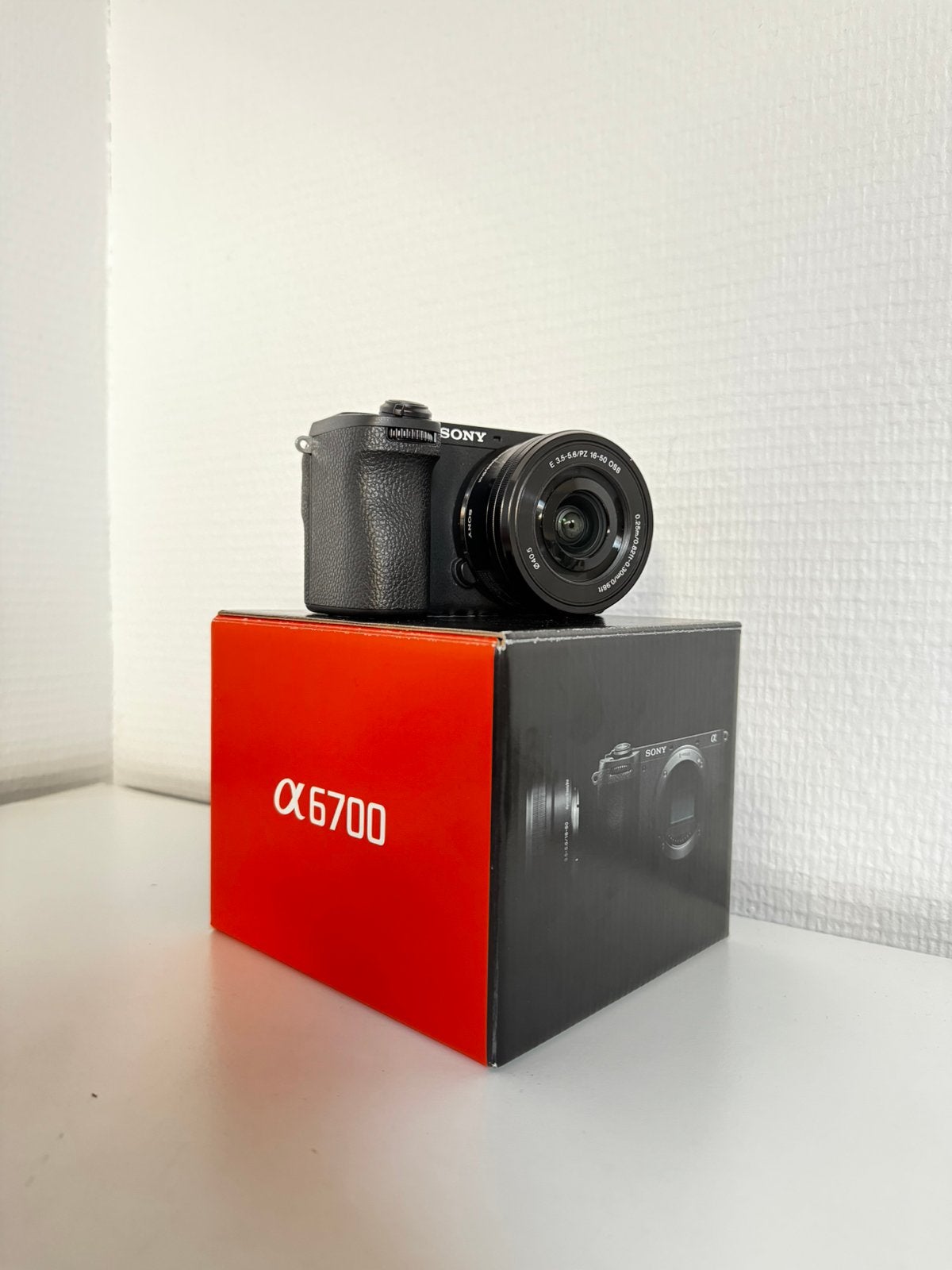 Sony A6700 +16-50mm lens (385 clicks!), Lensdop, Nieuw, Ophalen of Verzenden, Systeemcamera