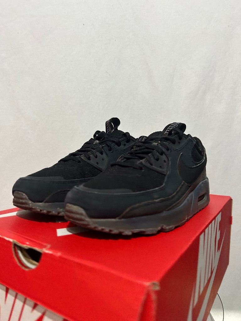ALS NIEUW! Maat 43 - Nike Air Max 90 Terrascape Triple Black, Verzenden, Zwart, Nike, Nike