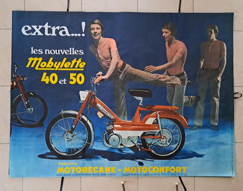 Mobylette Kaptein 1971 - Ware grootte ABRI Poster 120x170cm, Fietsen en Brommers, Overige Fietsen en Brommers, Nieuw, Ophalen of Verzenden
