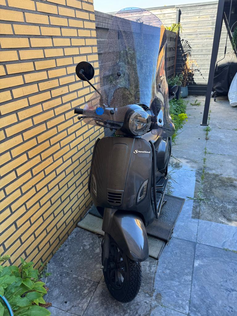 Santini capri Brommer, Fietsen en Brommers, Scooters | Overige merken, Gebruikt, Maximaal 45 km/u, Benzine, Ophalen