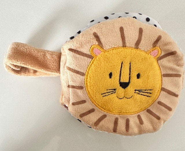 Knuffel boekje knisper geluiden leeuw, zgan (Sp3), Ophalen of Verzenden, Zo goed als nieuw, Overige typen, Met geluid