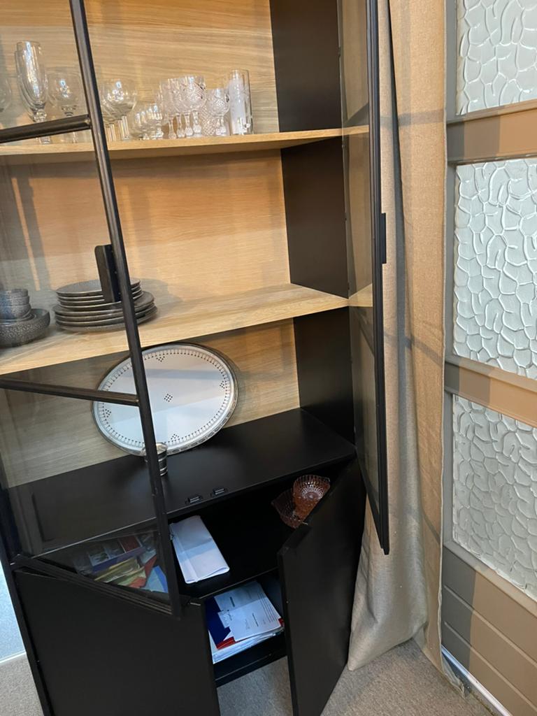 Vitrinekast, Huis en Inrichting, Kasten | Vitrinekasten, Ophalen, Met deur(en), Zo goed als nieuw, Modern