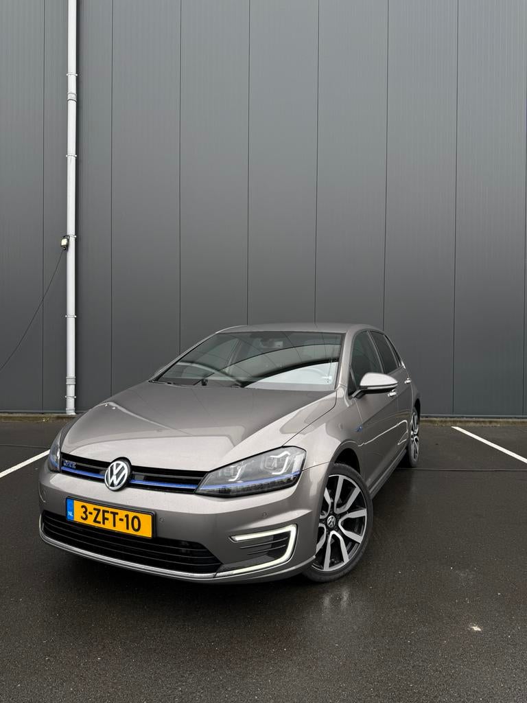 Volkswagen Golf 7 GTE NIEUWE ACCU, Auto's, Volkswagen, Particulier, Golf, ABS, Achteruitrijcamera, Airbags, Airconditioning, Alarm