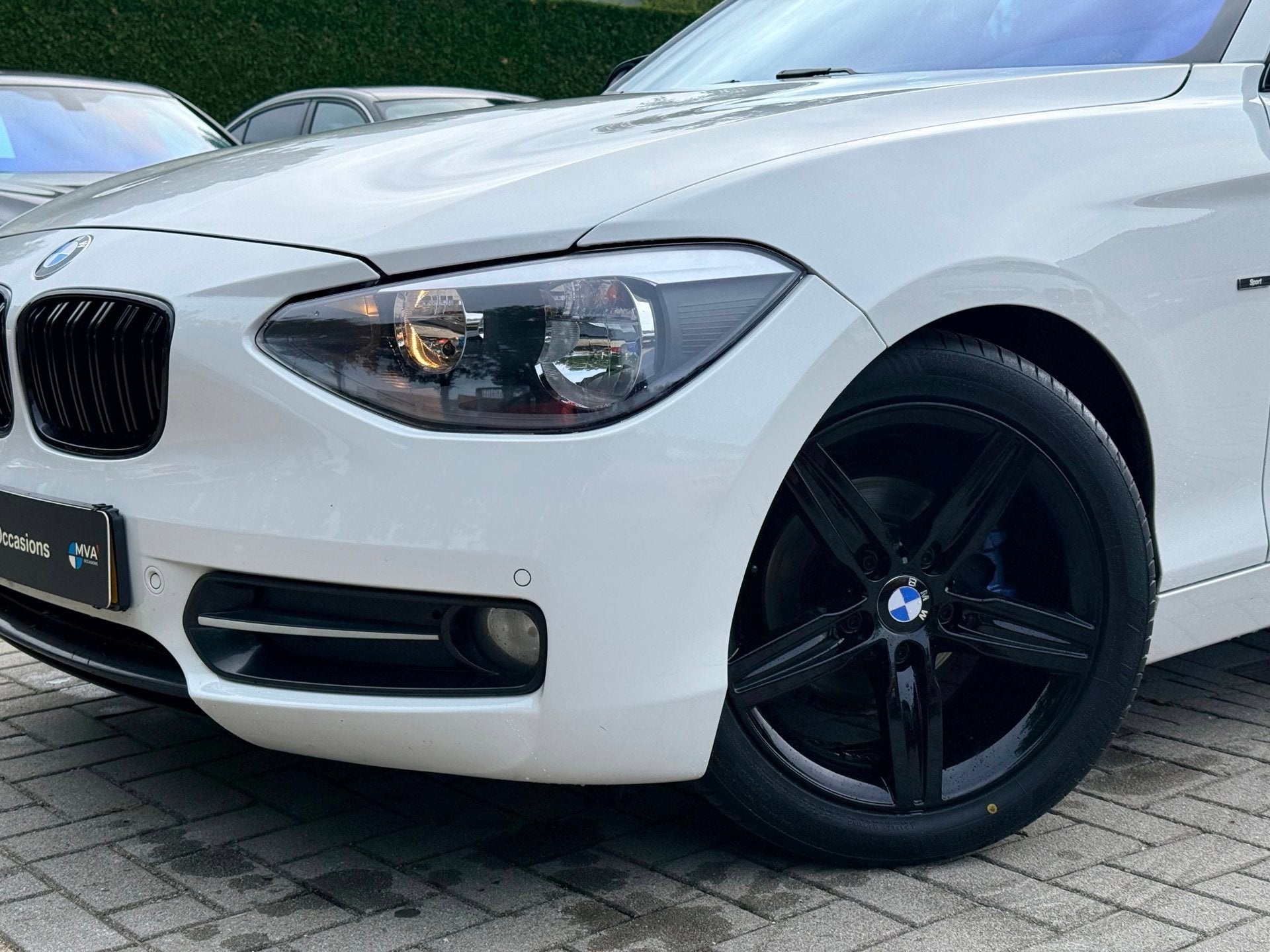 BMW 1-serie 116i Sport|Nieuwe Ketting + Klepseals|Dakraam|Na, Auto's, 1-Serie, Gebruikt, Zwart, 4 cilinders
