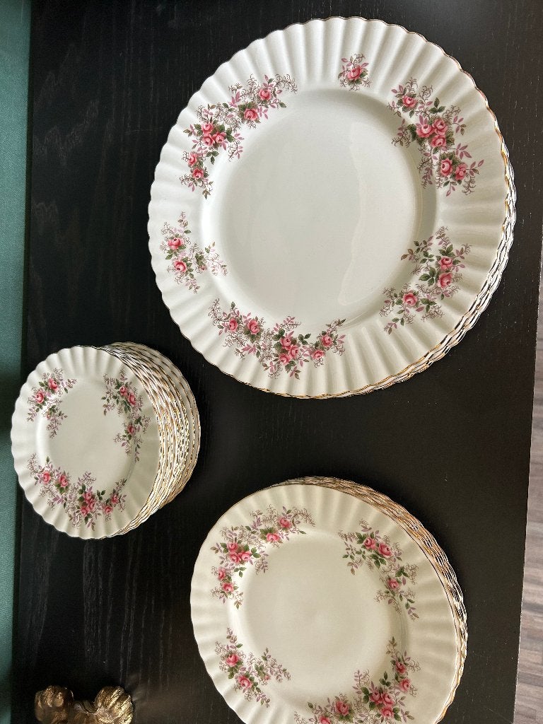 Royal albert servies lavender rose made in engeland, Ophalen