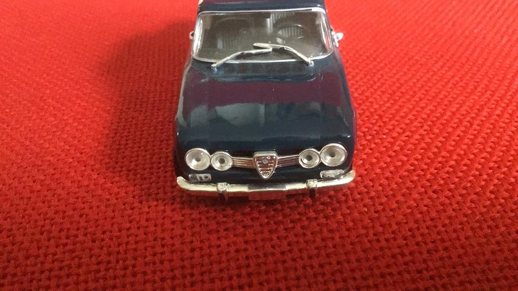 ALFA ROMEO GIULIA GLOEDNIEUW ICOON VAN ALFA TOCH ! ? NOREV, Hobby en Vrije tijd, Modelauto's | 1:43, Zo goed als nieuw, Ophalen of Verzenden