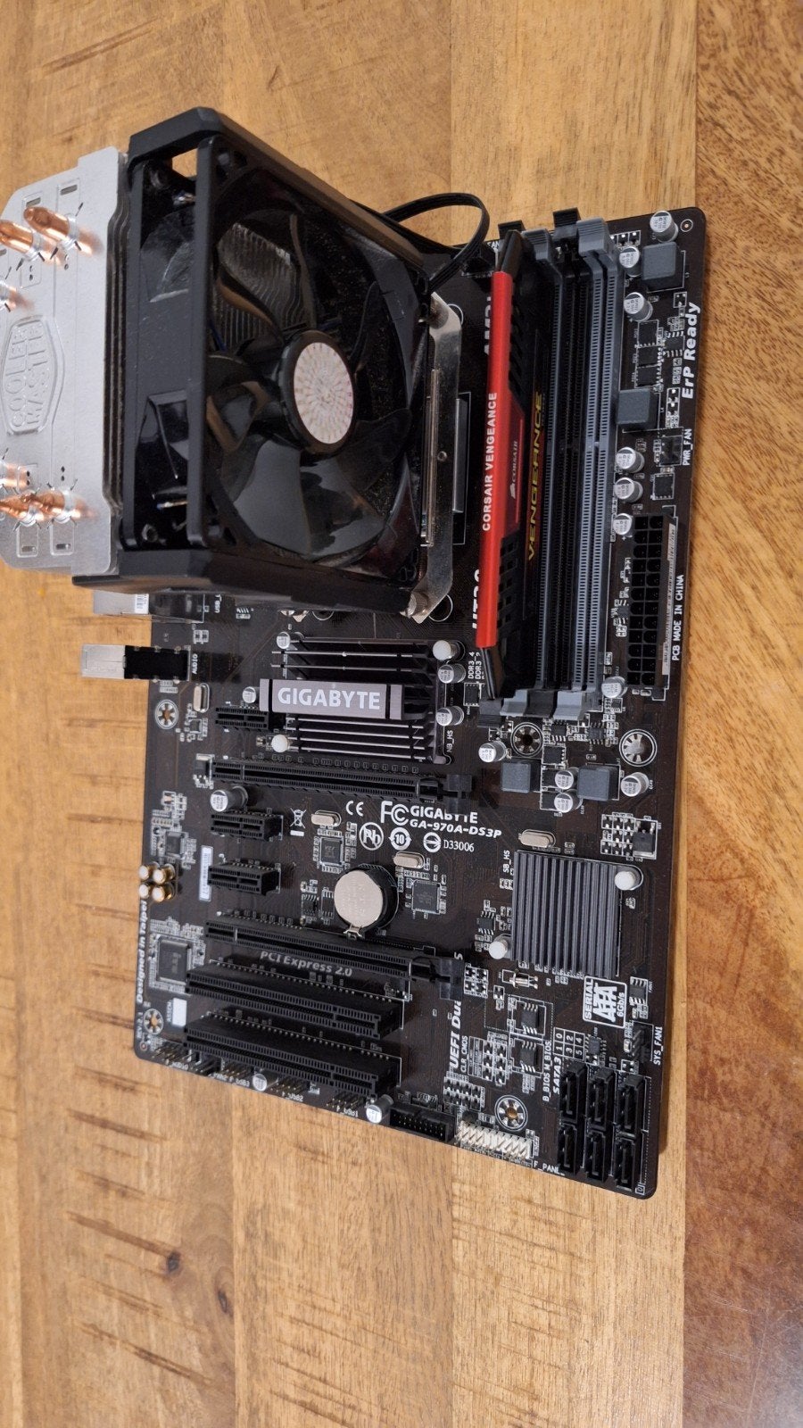 Gigabyte GA-970A-DS3P Moederbord met AMD FX-8320E, Computers en Software, Ophalen, AM3+, DDR3, Zo goed als nieuw