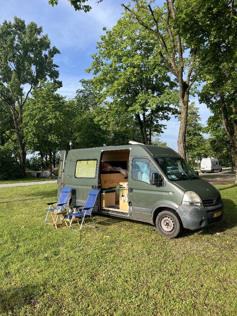 Nissan Interstar L2H2 buscamper | Offgrid | Nieuw Loof, Overige modellen, Overige carrosserieën, 2000 kg, 4 stoelen