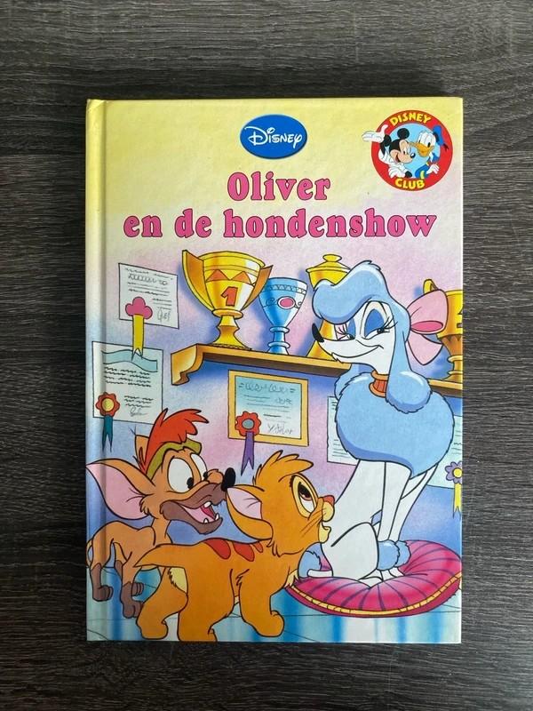 Disney Boekenclub: Oliver en de hondenshow met CD, Ophalen of Verzenden, Zo goed als nieuw, Disney, Sprookjes