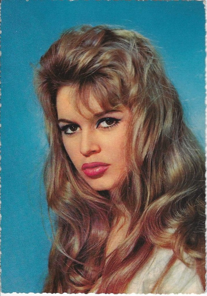 Filmsterren ansichtkaart Brigitte Bardot 1957, Verzamelen, Verzenden, 1940 tot 1960, Ongelopen, Sterren en Beroemdheden