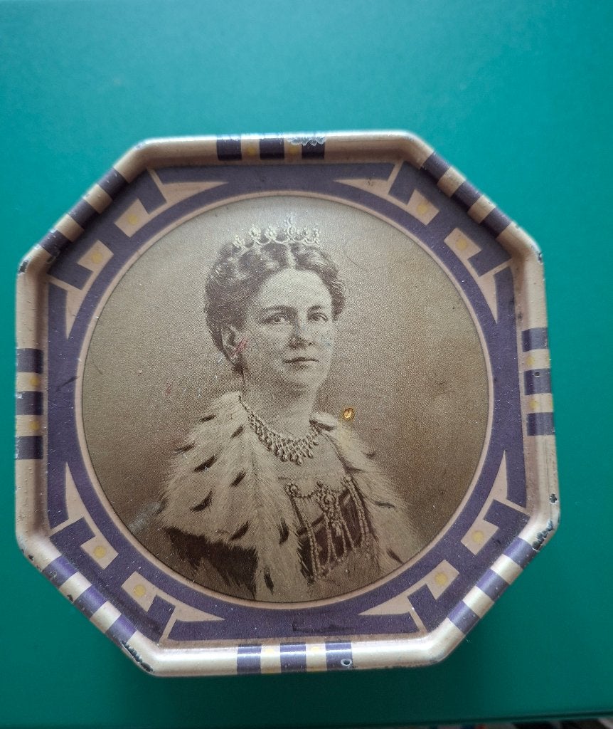Oud blikje Koningin Wilhelmina  (jaren 30), Ophalen of Verzenden, Gebruikt, Overige