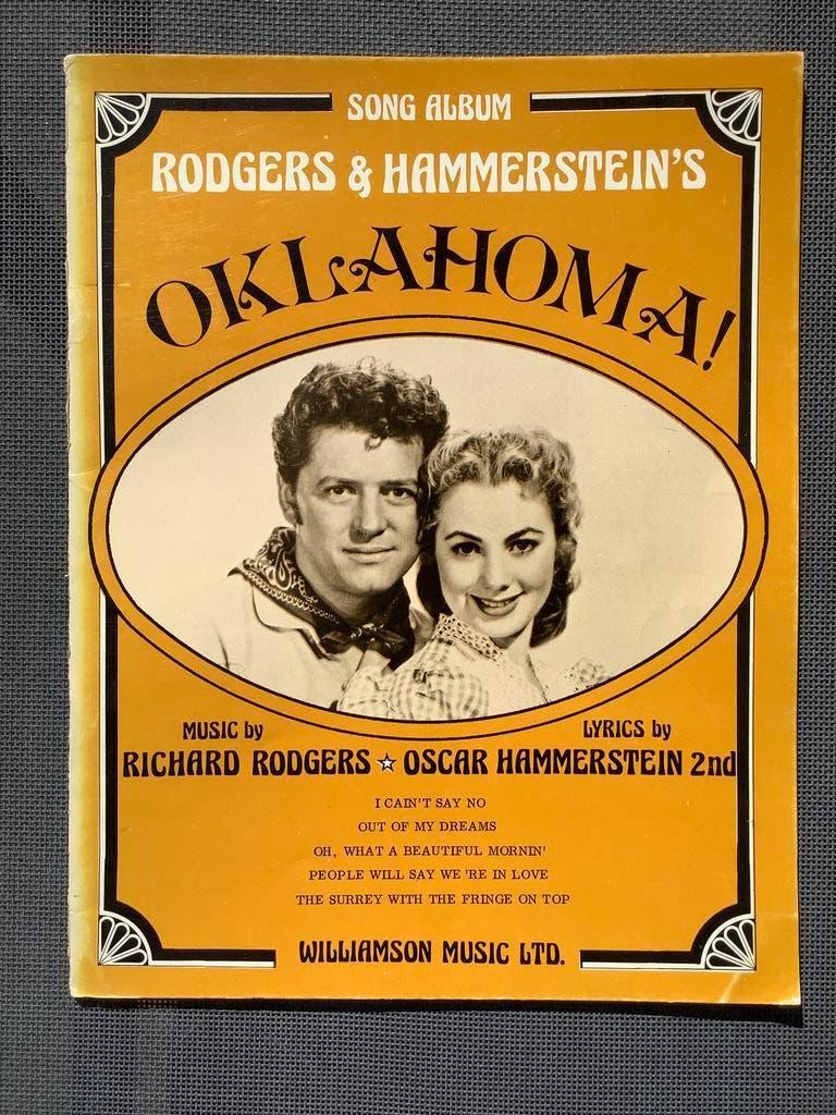 Song Album Oklahoma! - Rodgers & Hammerstein, Gebruikt, Ophalen of Verzenden, Populair, Artiest of Componist