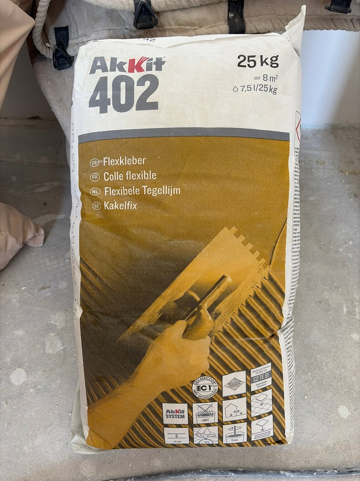 AkKit 402 Flexibele Tegellijm 25 kg, Ophalen of Verzenden, Nieuw