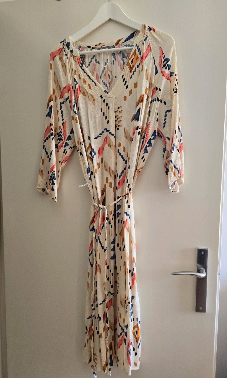 Jurk van geisha
Met ceintuur
Maat L/40, Kleding | Dames, Jurken, Ophalen of Verzenden, Zo goed als nieuw, Maat 42/44 (L)