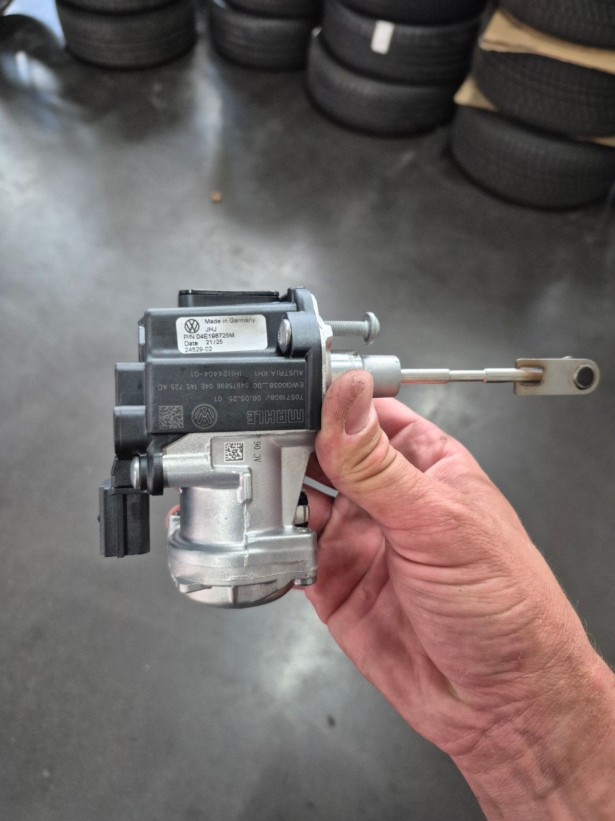 turbo actuator 04E 145 725 AD  orgineel nieuw 1.4 gte, Ophalen
