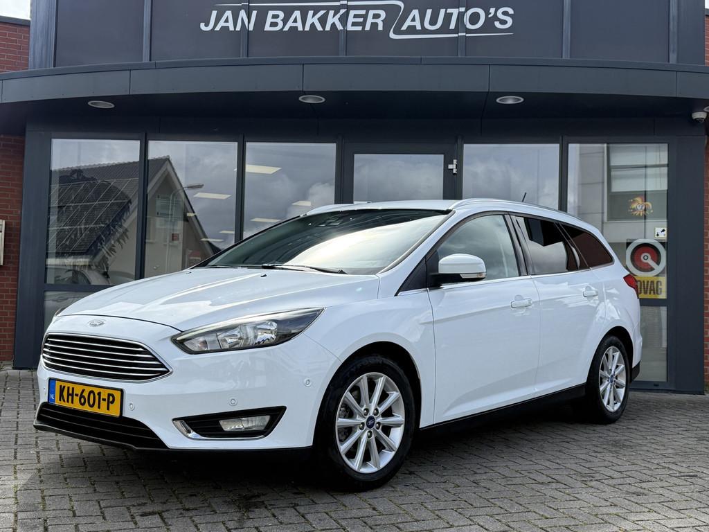 Ford FOCUS Wagon 1.0 Titanium  Stoel + stuur verw  hal, 12 maanden, Gebruikt, Leder en Stof, Wit