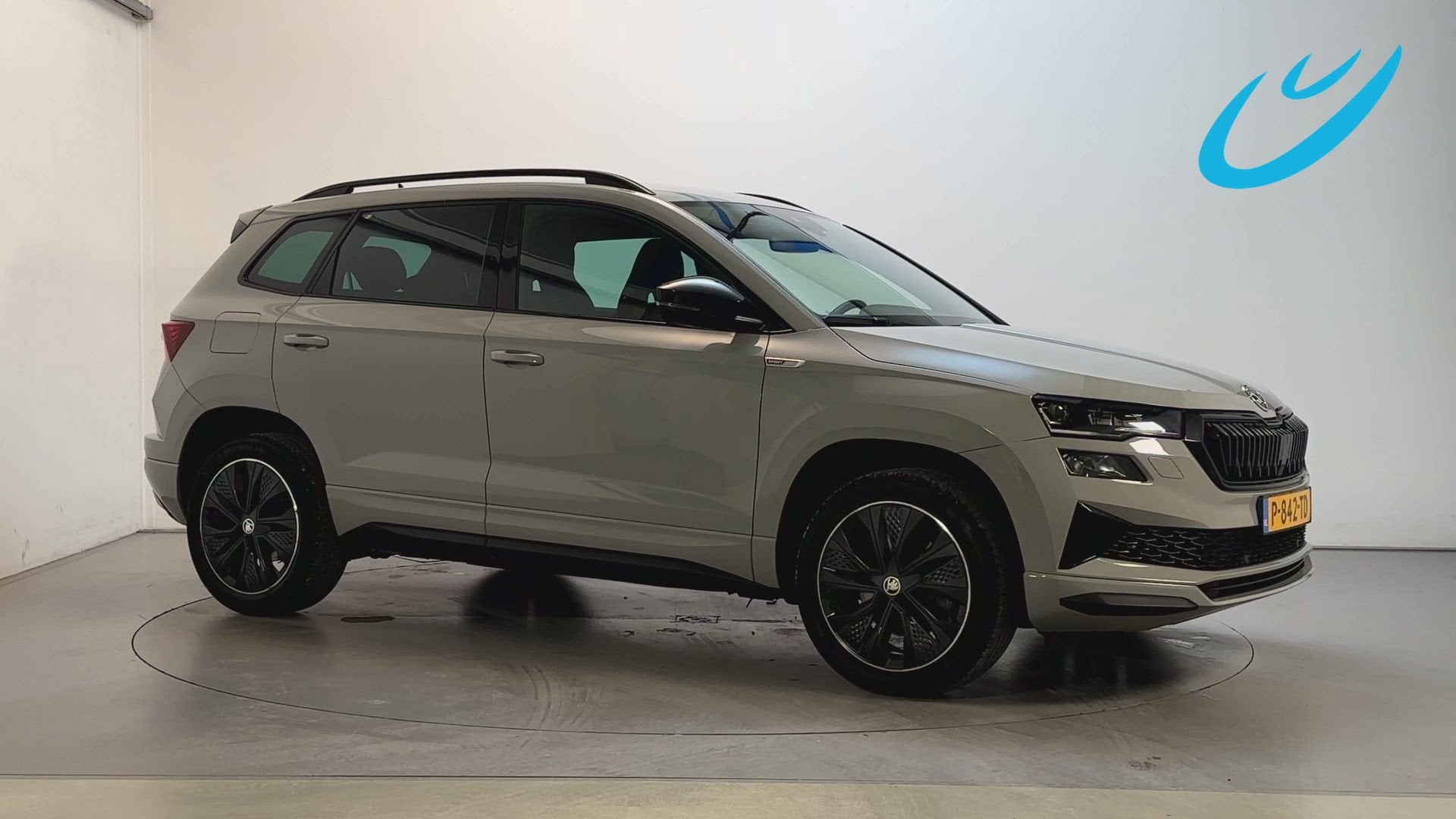 Skoda Karoq 1.5 TSI 150pk ACT Sportline Business Camera Stoe, Voorwielaandrijving, Dealer onderhouden, Stof, 4 cilinders